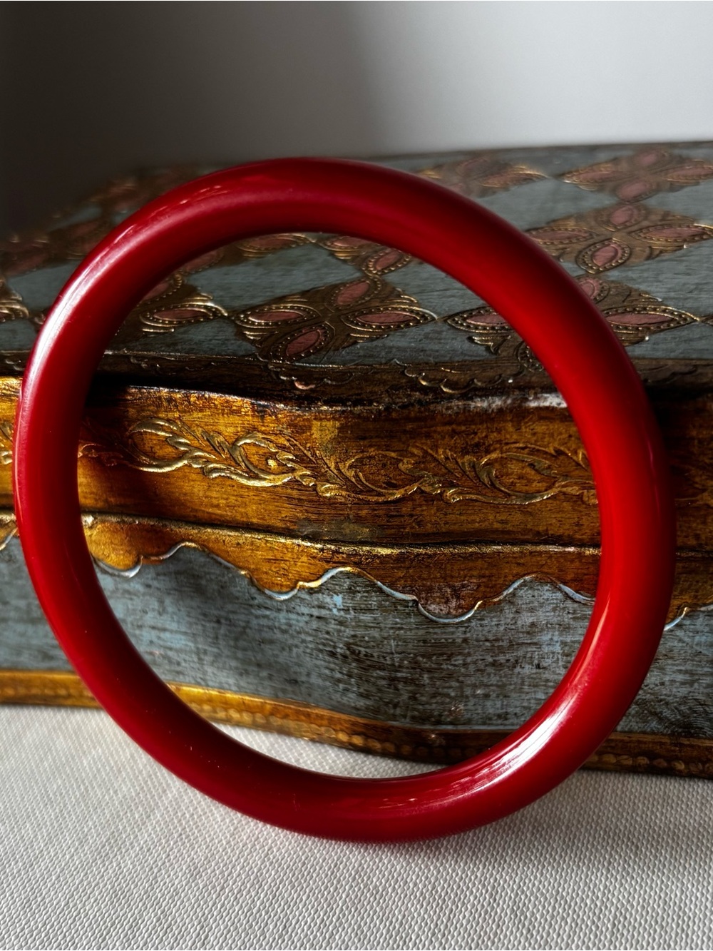 Vintage KETTY DALSGAARD Buch + Deichmann Red Nylon Bangle